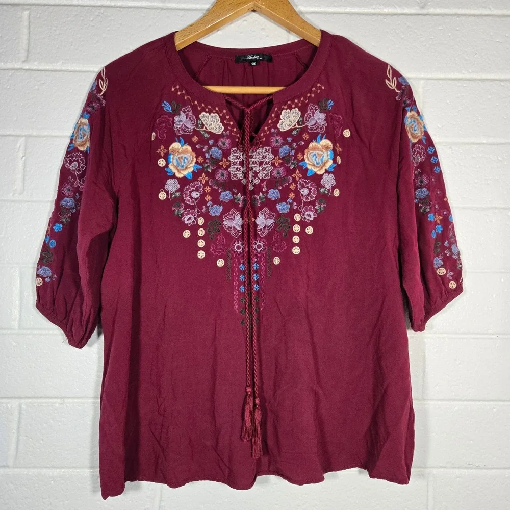 Andree by UNIT Embroidered Floral Peasant Top‎ Medium Burgundy Boho Hippie Rayon